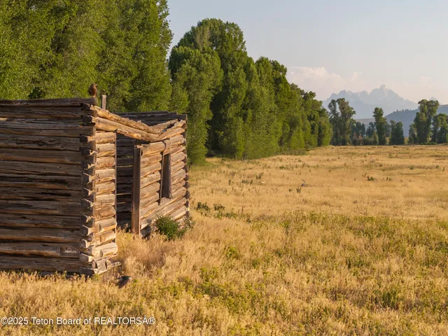 $33,500,000 | 120 Acres South Park Loop Road, Jackson, WY 83001