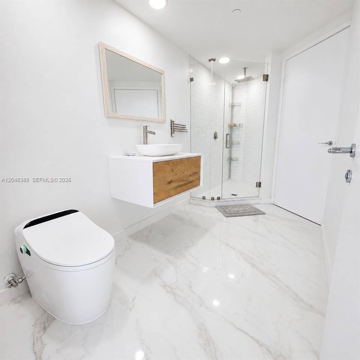 450 Alton Road, Unit 1606 Miami Beach, FL 33139 - Photo 12 of 19
