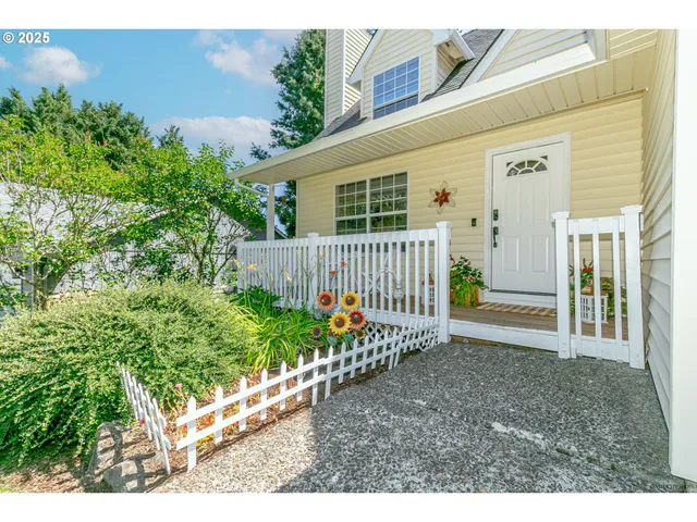 $644,900 | 20182 Southwest Tillamook Court, Tualatin, OR 97062