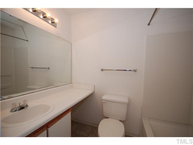 1420 Collegiate Circle, Unit 202 Raleigh, NC 27606 - Photo 20 of 25 Gallery Image 20