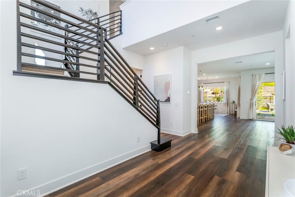 17701 Ridgeline Court Saugus, CA 91350 - Photo 4 of 61