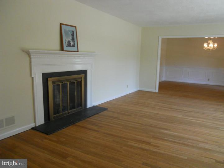 857 Nathan Hale Road Berwyn, PA 19312 - Photo 3 of 17 Living Room