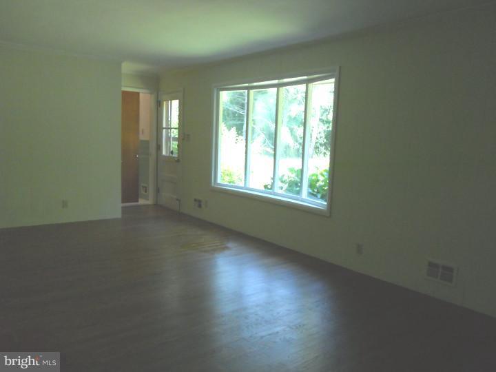 857 Nathan Hale Road Berwyn, PA 19312 - Photo 7 of 17 Family Room