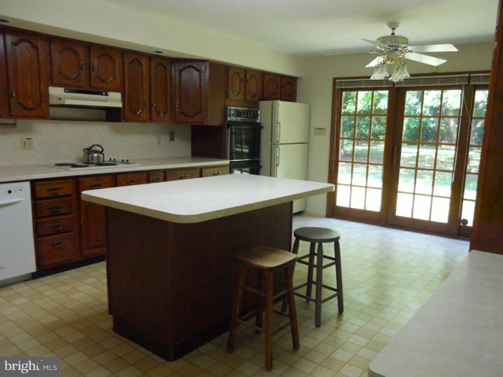 857 Nathan Hale Road Berwyn, PA 19312 - Photo 8 of 17 Kitchen