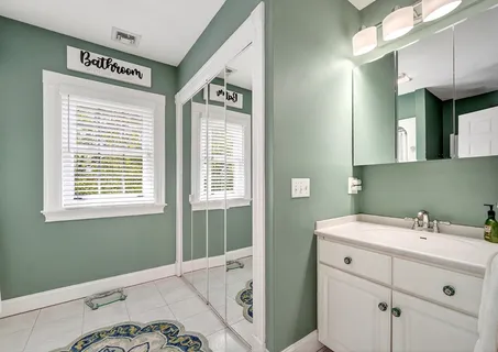 $1,265,000 | 2 Heritage Lane, Saugus, MA 01906