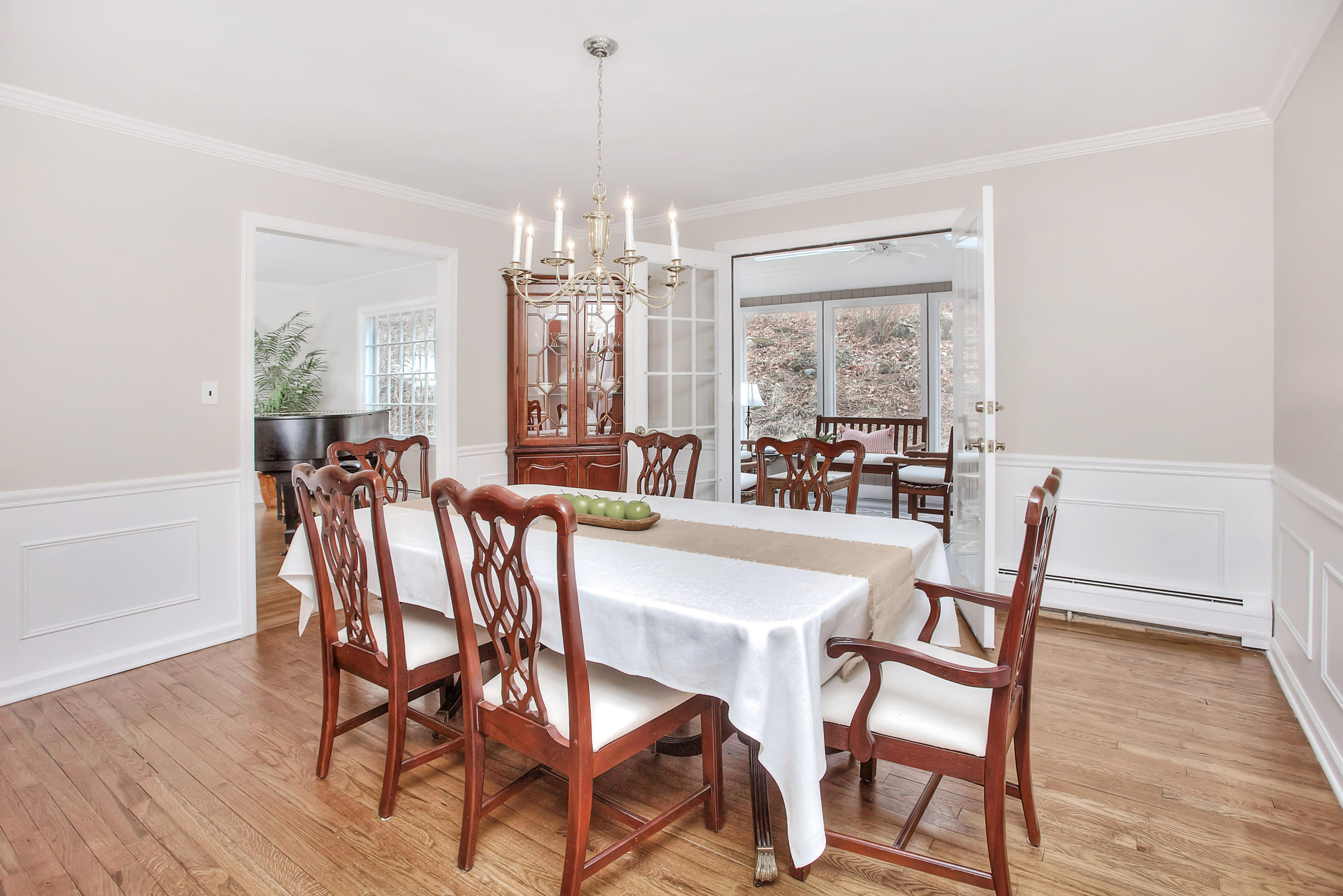 964 Valley Road New Canaan, CT 06840 - Photo 6 of 21 IMG_0209
