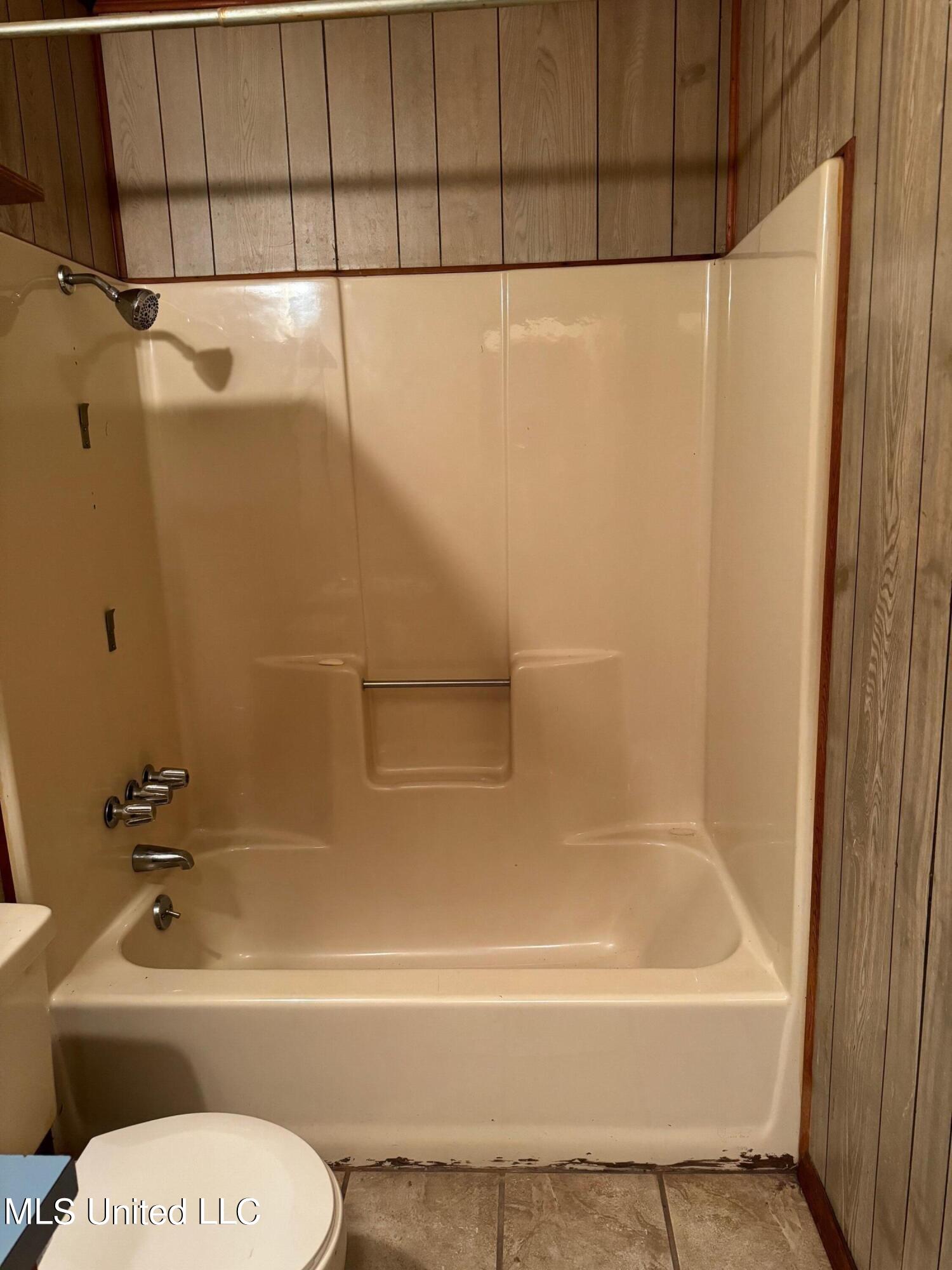 156 Garrett Road Florence, MS 39073 - Photo 15 of 30 Hall Bath