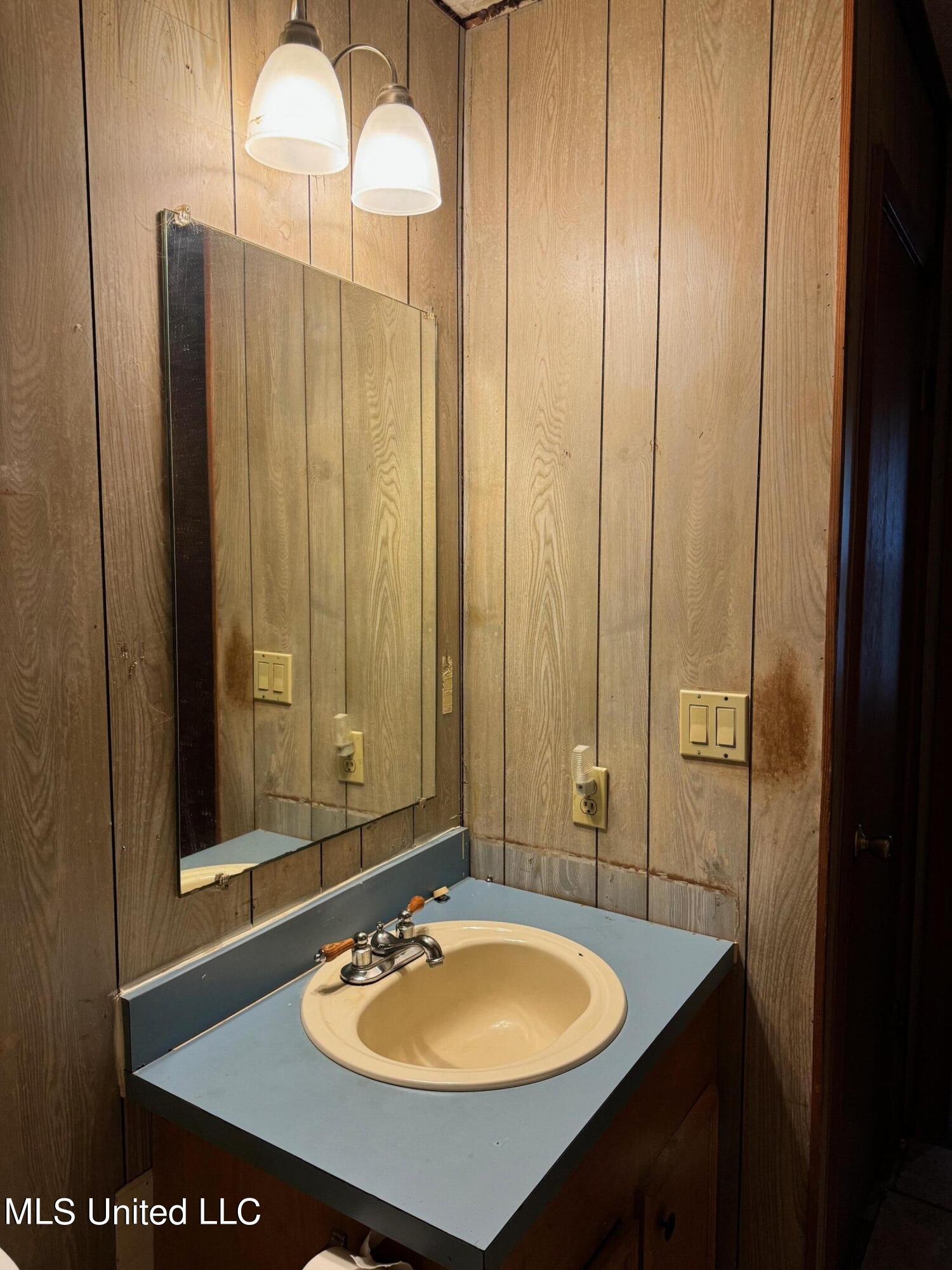 156 Garrett Road Florence, MS 39073 - Photo 23 of 30 Master Bath