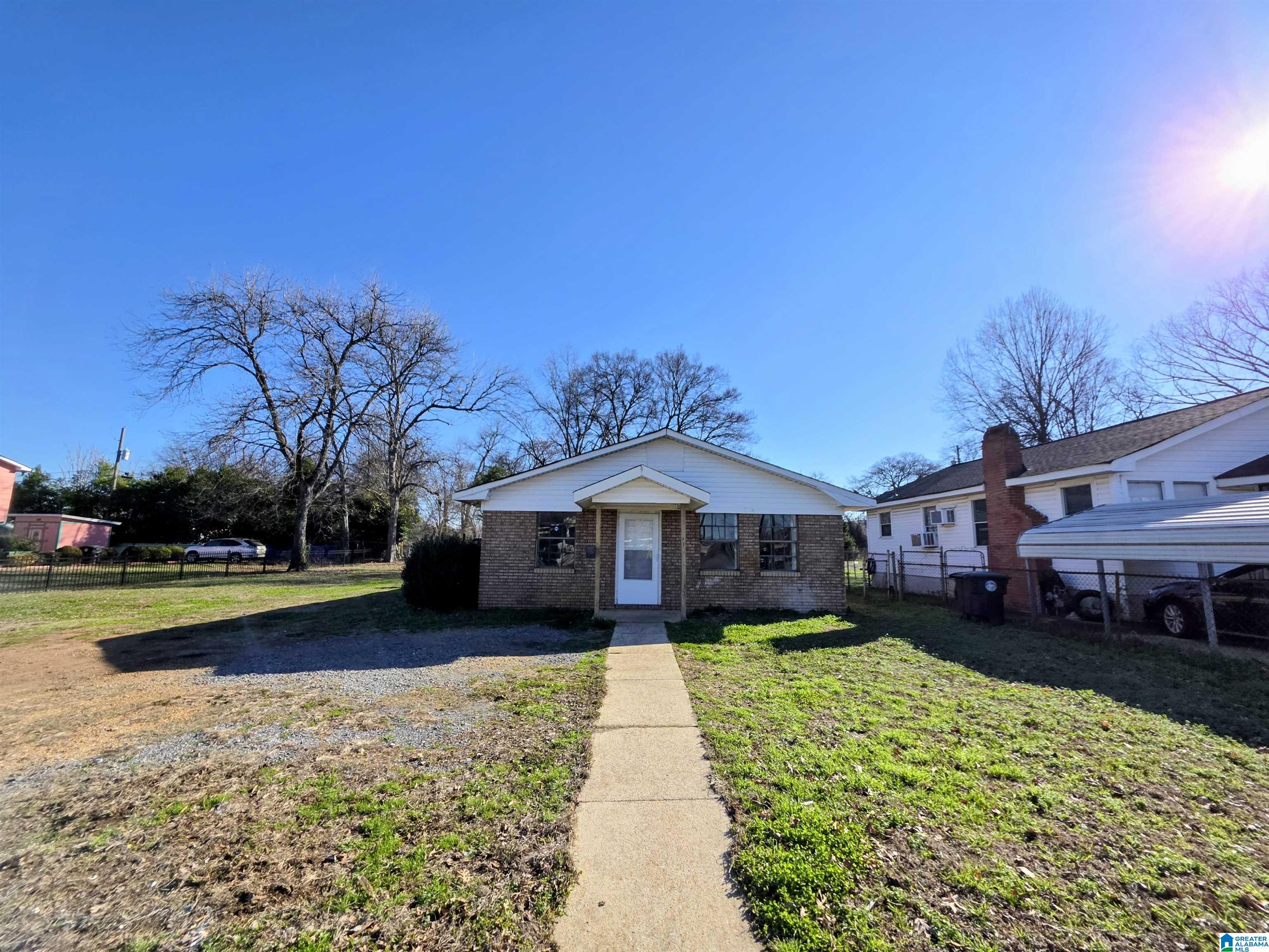 417 Goldwire Street Southwest Birmingham, AL 35211 - Photo 3 of 21