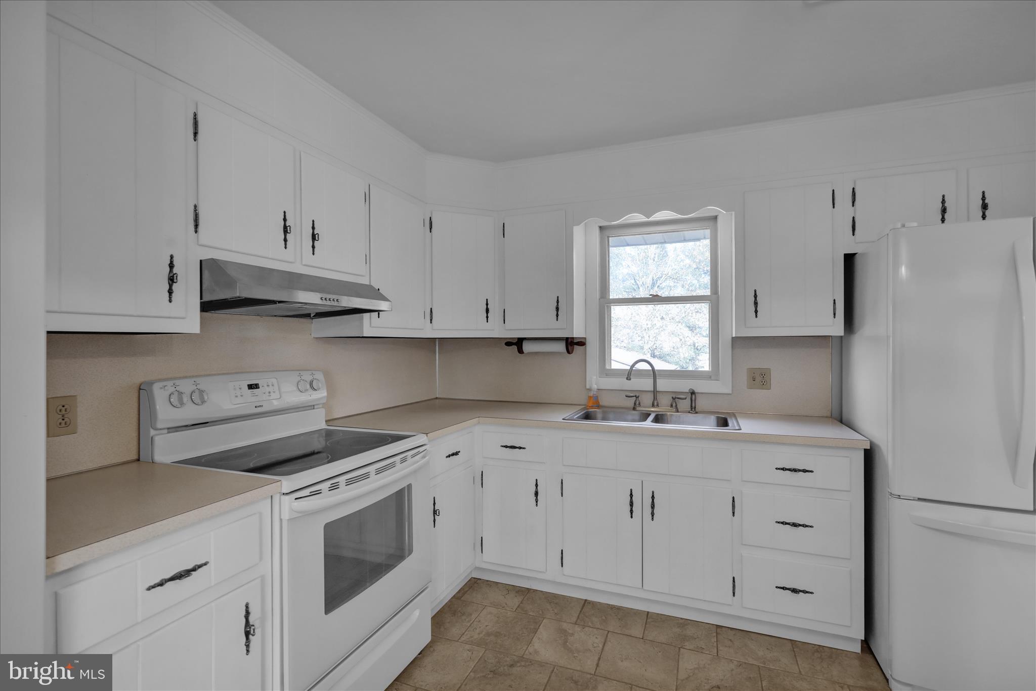 1035 Mitch Road Pottstown, PA 19464 - Photo 12 of 52 360_5265