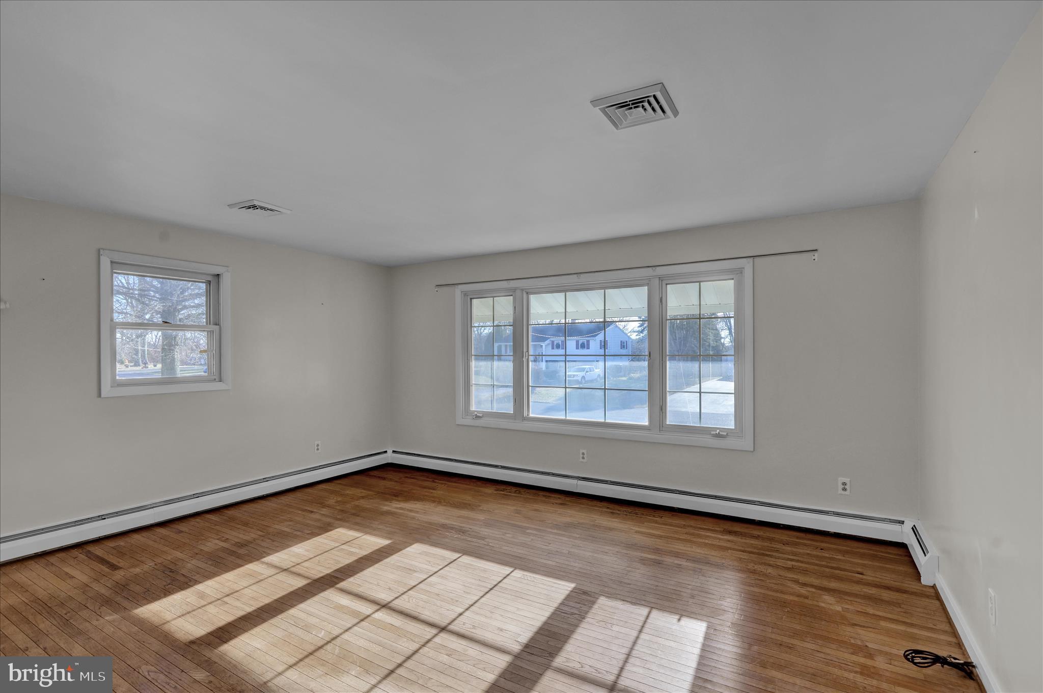 1035 Mitch Road Pottstown, PA 19464 - Photo 4 of 52 360_5225
