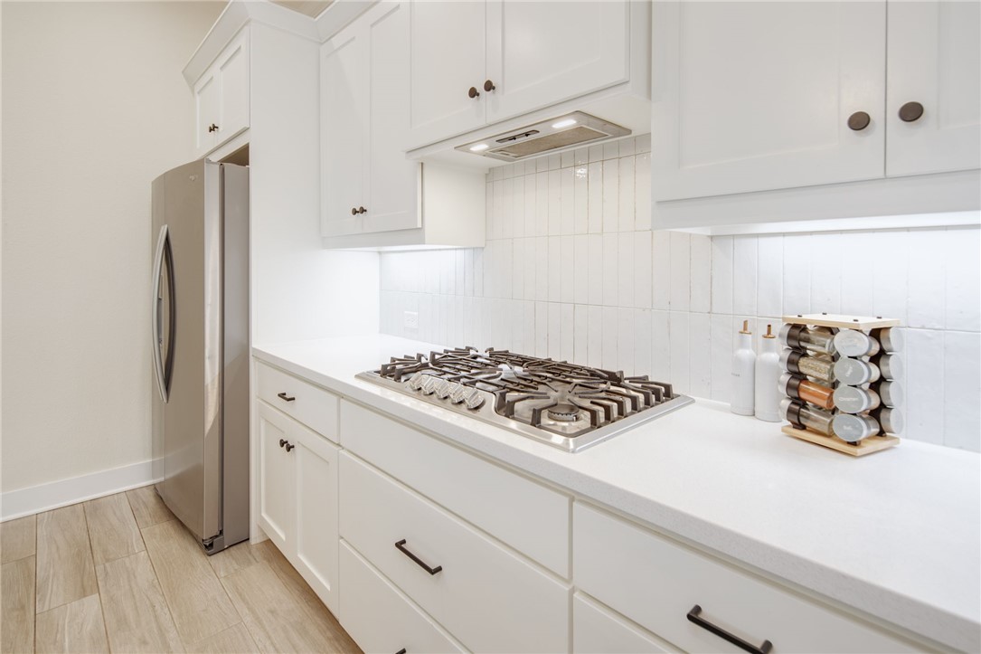 4302 Appalachian Trail Bryan, TX 77802 - Photo 9 of 23 Kitchen with appliances with stainless steel finis