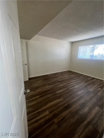 $925 | 595 South Royal Crest Circle, Unit 20, Las Vegas, NV 89169