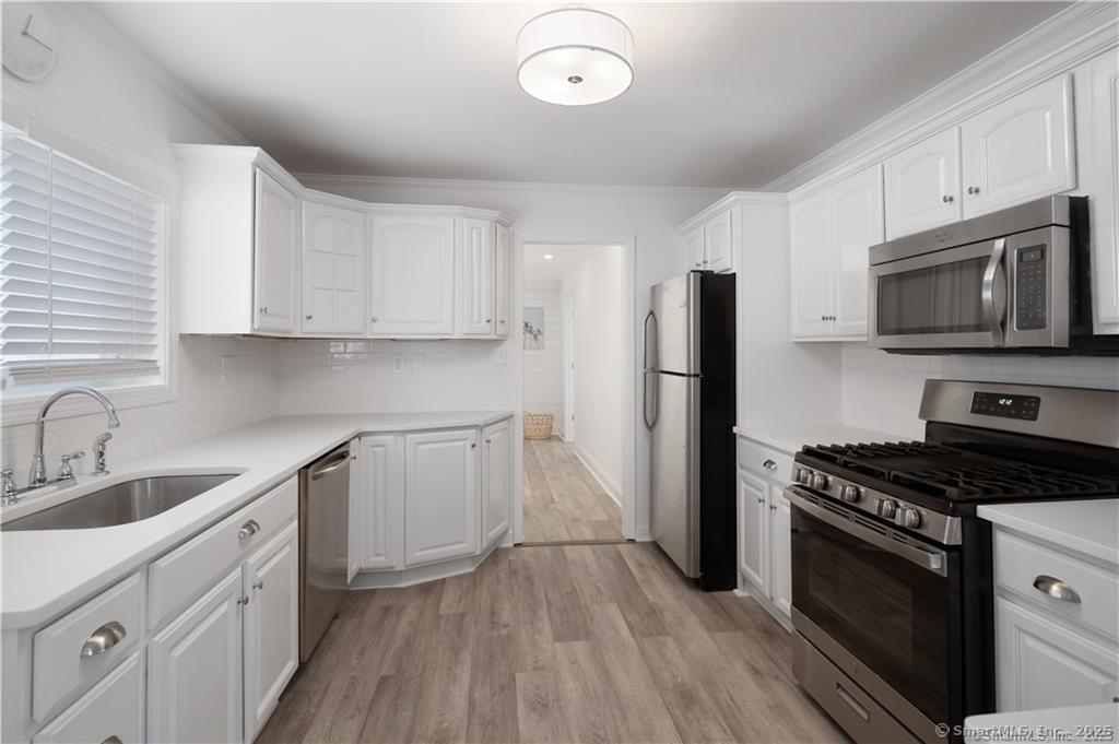 503 Reef Road Fairfield, CT 06824 - Photo 9 of 39