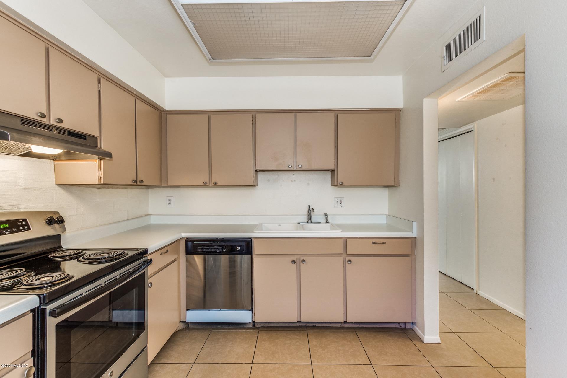 1343 East Fort Lowell Road, Unit D Tucson, AZ 85719 - Photo 10 of 25 Gallery Image 10