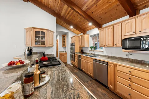 $1,449,000 | 12292 Greenleaf Way, Truckee, CA 96161