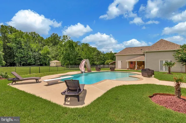 a house view with a outdoor space