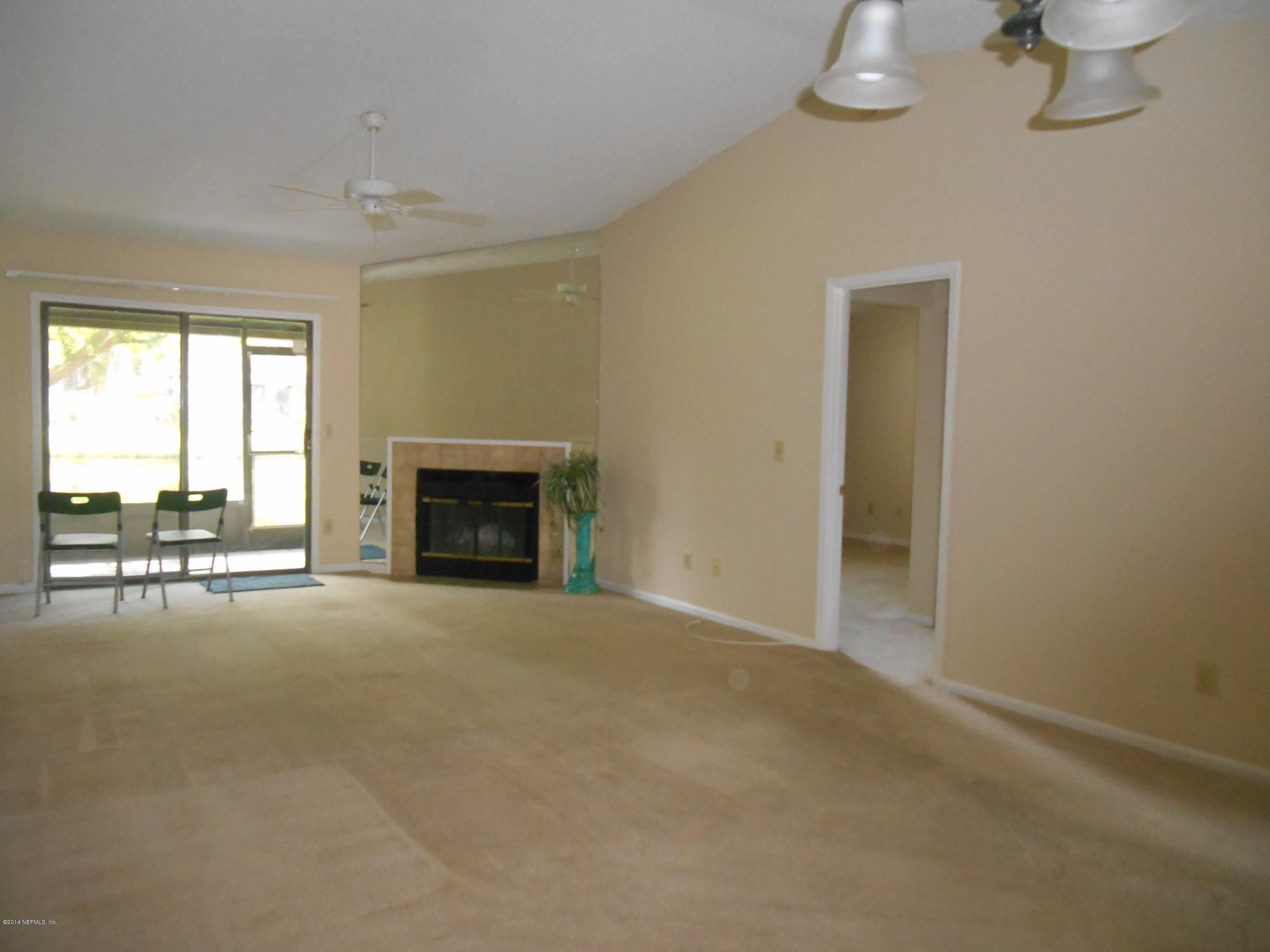3801 Crown Point Road, Unit 2172 Jacksonville, FL 32257 - Photo 2 of 15 Livingroom with Fireplace
