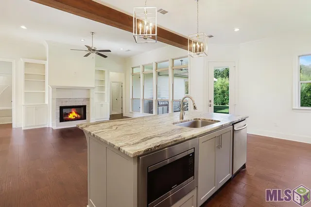 $469,900 | 13127 Oakbourne Avenue, Geismar, LA 70734