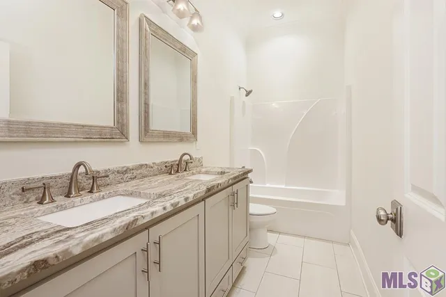 $469,900 | 13127 Oakbourne Avenue, Geismar, LA 70734