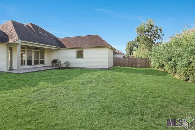 $469,900 | 13127 Oakbourne Avenue, Geismar, LA 70734