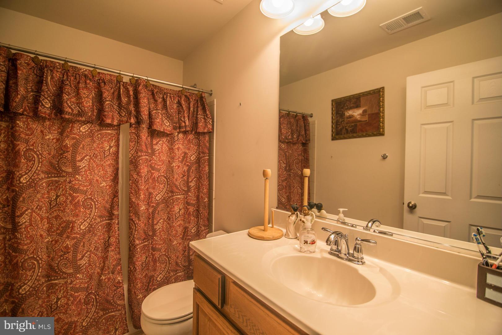 4234 Meyers Road Triangle, VA 22172 - Photo 15 of 26 Bath