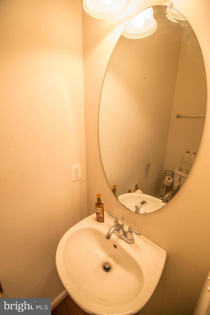 4234 Meyers Road Triangle, VA 22172 - Photo 17 of 26 Bath