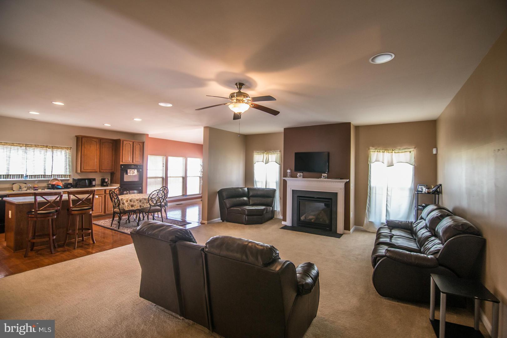 4234 Meyers Road Triangle, VA 22172 - Photo 9 of 26 Family Room