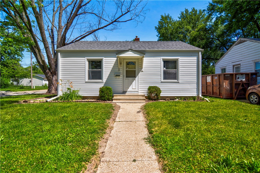 2104 East Whitmer Street Decatur, IL 62521 - Photo 1 of 12