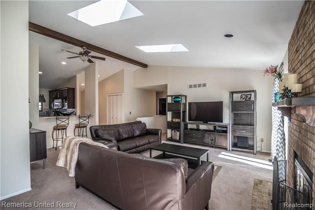 2105 Warrington Road Rochester Hills, MI 48307 - Photo 17 of 36