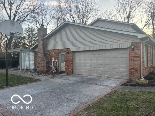 502 Winding Trail Greenwood, IN 46142 - Photo 2 of 32