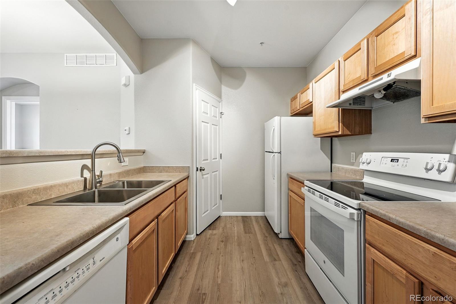 5255 Memphis Street, Unit 312 Denver, CO 80239 - Photo 5 of 39