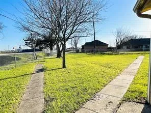 $1,975 | 306 Bauder Street, Waxahachie, TX 75165