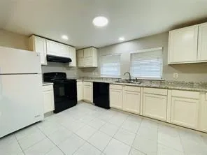 $1,975 | 306 Bauder Street, Waxahachie, TX 75165