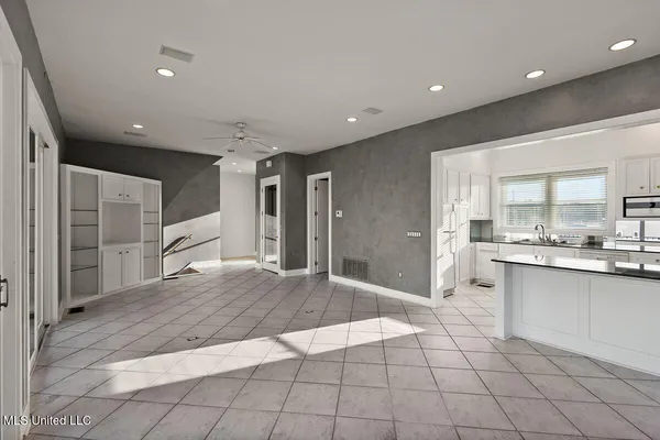 $475,000 | 21 Breakers Lane, Ridgeland, MS 39157