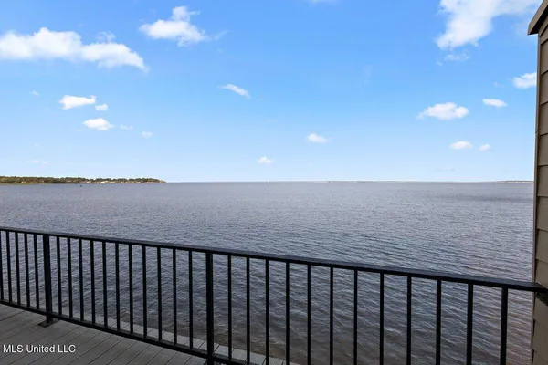 $475,000 | 21 Breakers Lane, Ridgeland, MS 39157