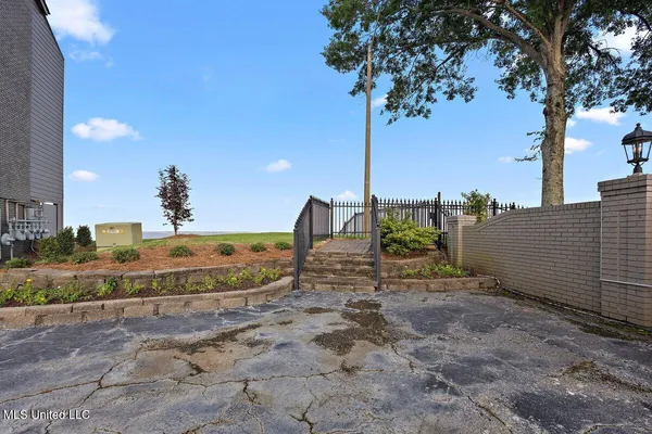 $475,000 | 21 Breakers Lane, Ridgeland, MS 39157