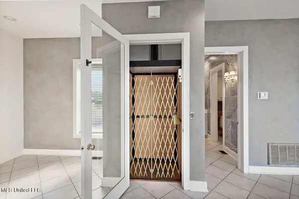 $475,000 | 21 Breakers Lane, Ridgeland, MS 39157