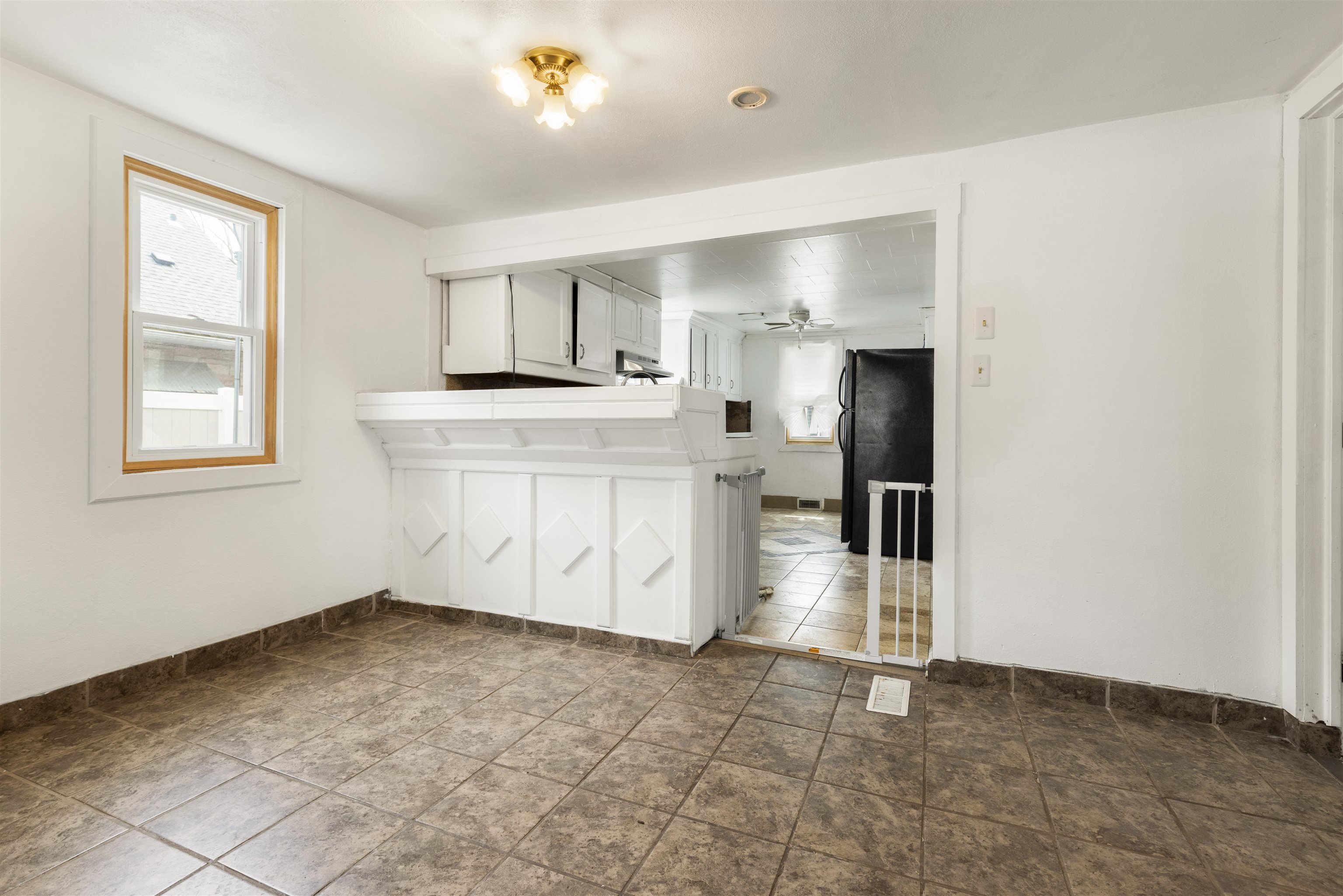 605 Barnum Road Rockford, IL 61109 - Photo 8 of 12 Gallery Image 8