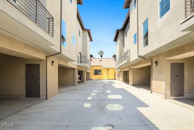 $3,795 | 834 North Fair Oaks Avenue, Unit 105, Pasadena, CA 91103