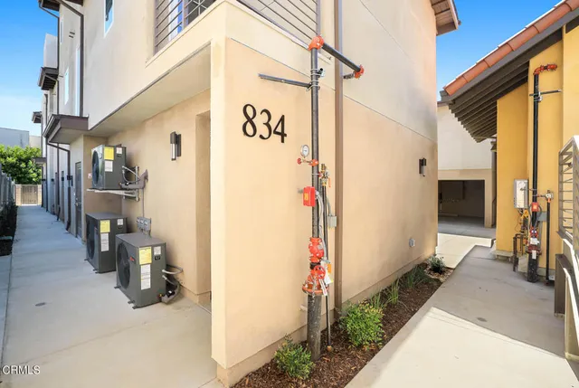 $3,795 | 834 North Fair Oaks Avenue, Unit 105, Pasadena, CA 91103