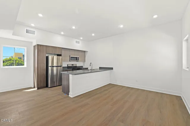 $3,795 | 834 North Fair Oaks Avenue, Unit 105, Pasadena, CA 91103