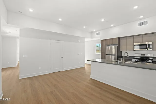 $3,795 | 834 North Fair Oaks Avenue, Unit 105, Pasadena, CA 91103