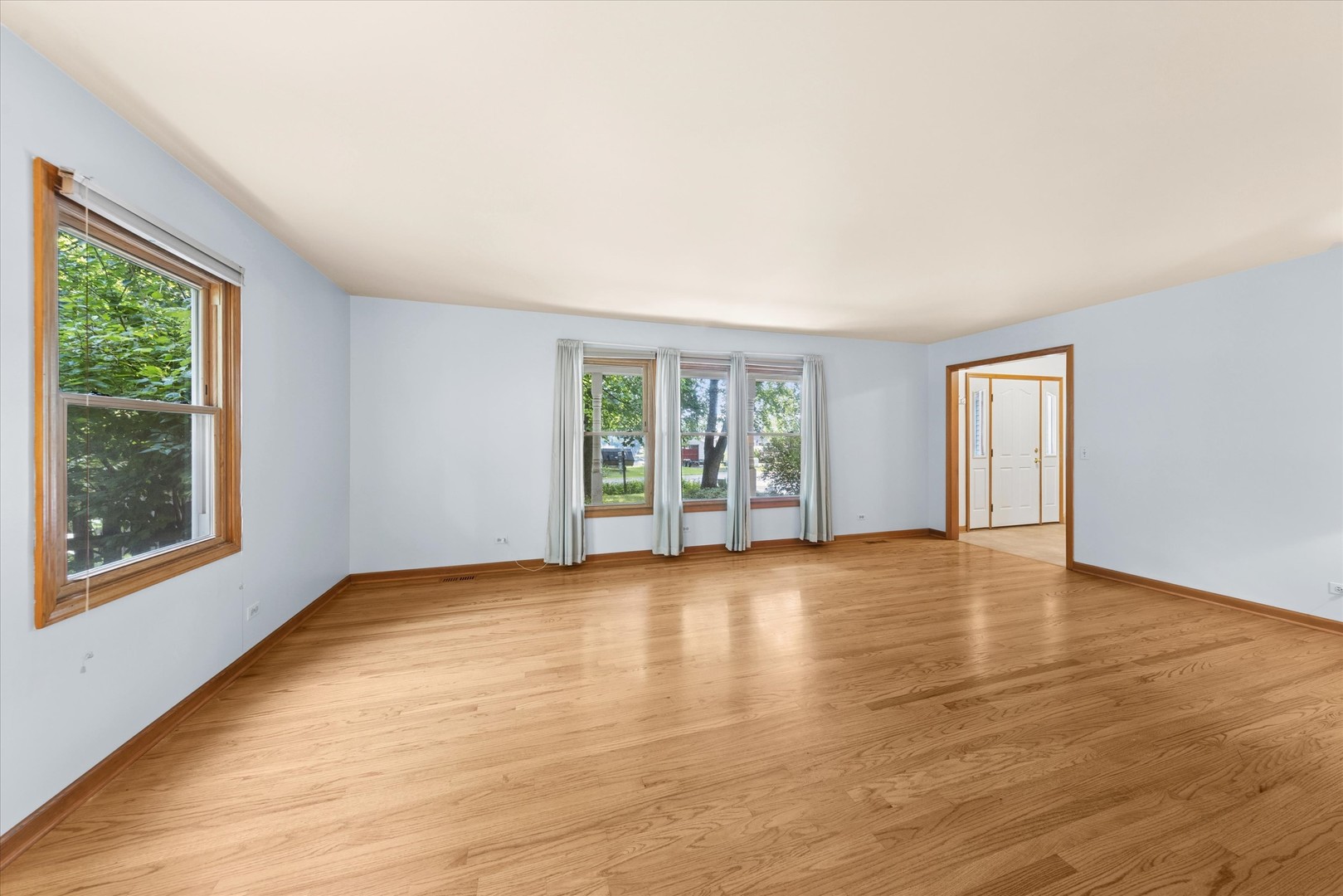 6N115 Riverside Drive St. Charles, IL 60174 - Photo 6 of 42