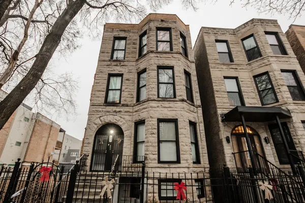 $2,200 | 4837 South St Lawrence Avenue, Unit 3, Chicago, IL 60615
