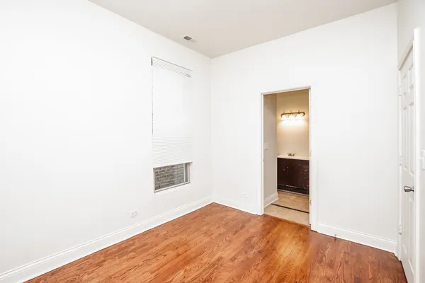 $2,200 | 4837 South St Lawrence Avenue, Unit 3, Chicago, IL 60615