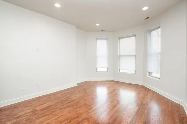 $2,200 | 4837 South St Lawrence Avenue, Unit 3, Chicago, IL 60615