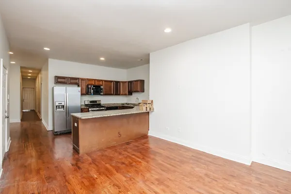 $2,200 | 4837 South St Lawrence Avenue, Unit 3, Chicago, IL 60615
