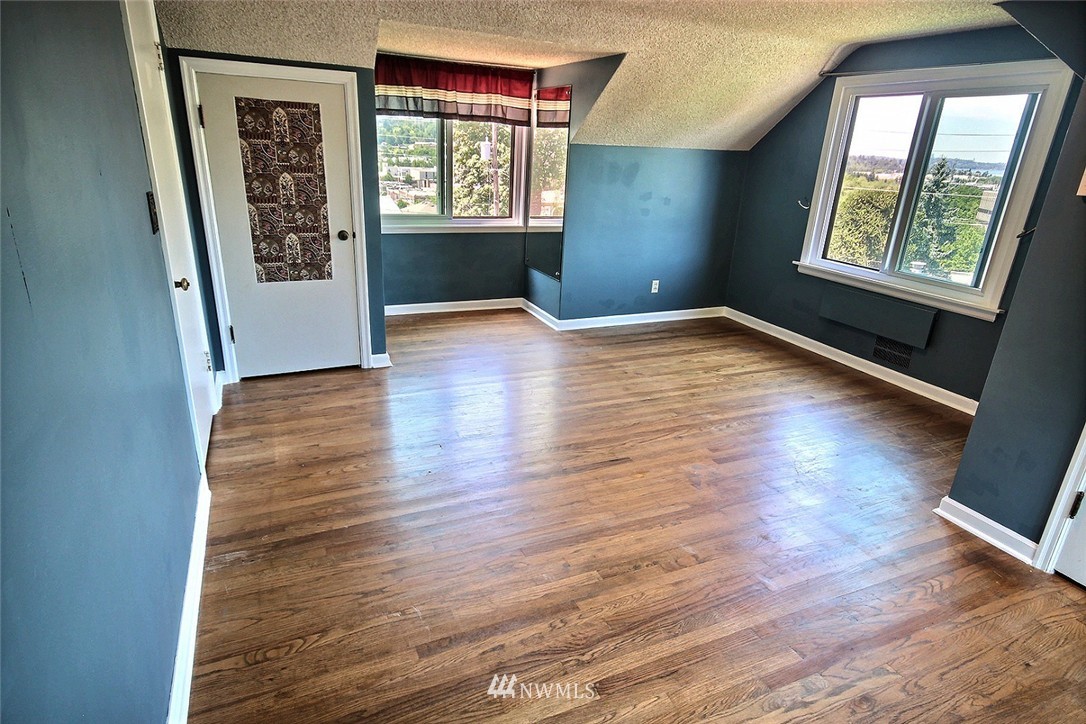 316 Renton Avenue South Renton, WA 98057 - Photo 12 of 25 Gallery Image 12