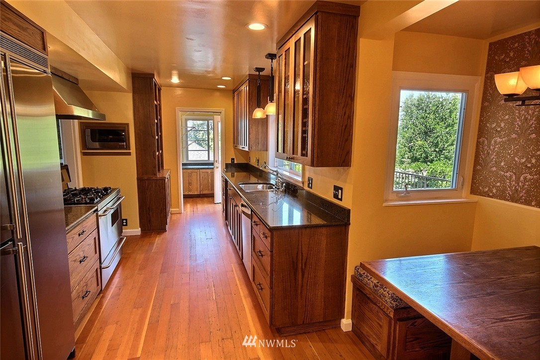 316 Renton Avenue South Renton, WA 98057 - Photo 3 of 25 Gallery Image 3